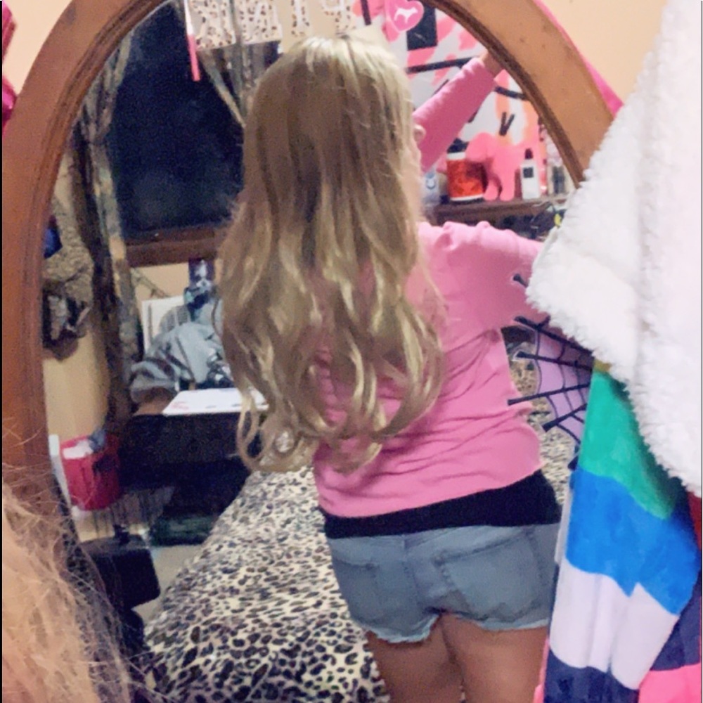 Wig - Picture 3 of 4